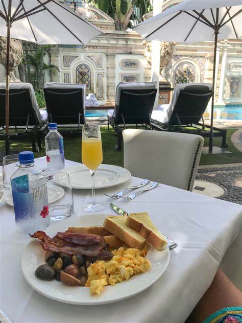 versace mansion food